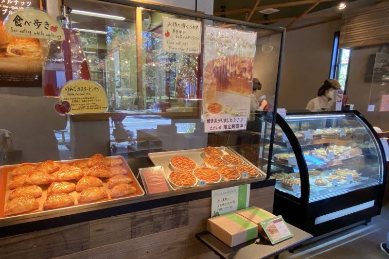 APPLE PIE labの店内のショーケースを撮影した写真