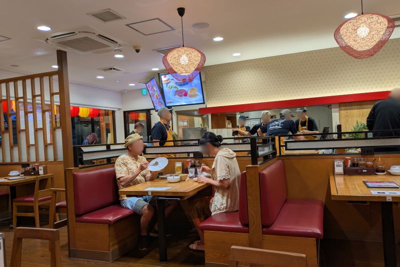大阪王将 青梅店の店内を撮影した写真