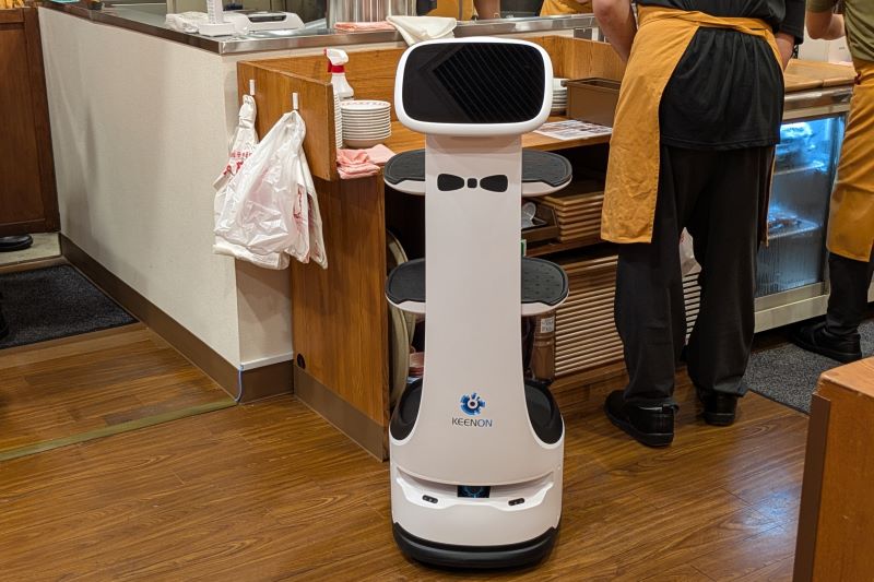 配膳・運搬ロボットを撮影した写真