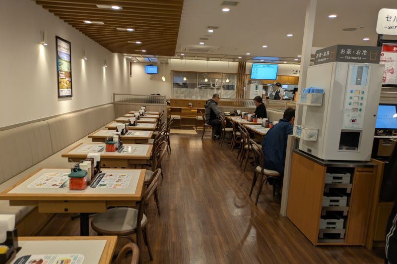 松屋 青梅今寺店の店内