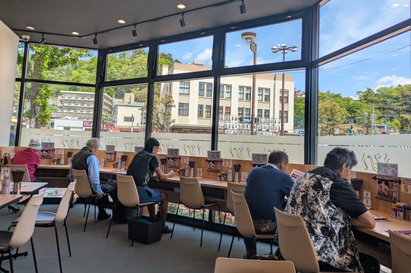 れんげ食堂Toshu 青梅店の店内