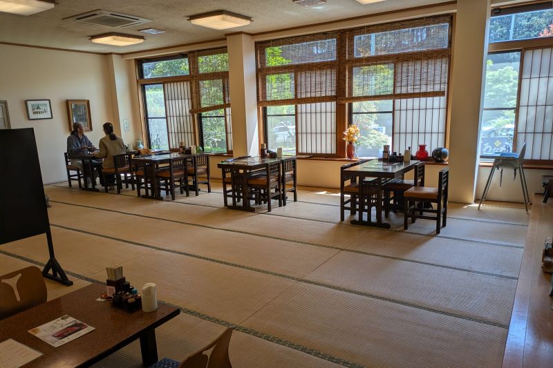 多喜山館の店内