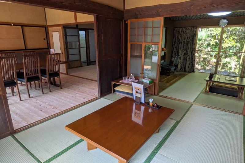 佳しや すーぷ庵の店内